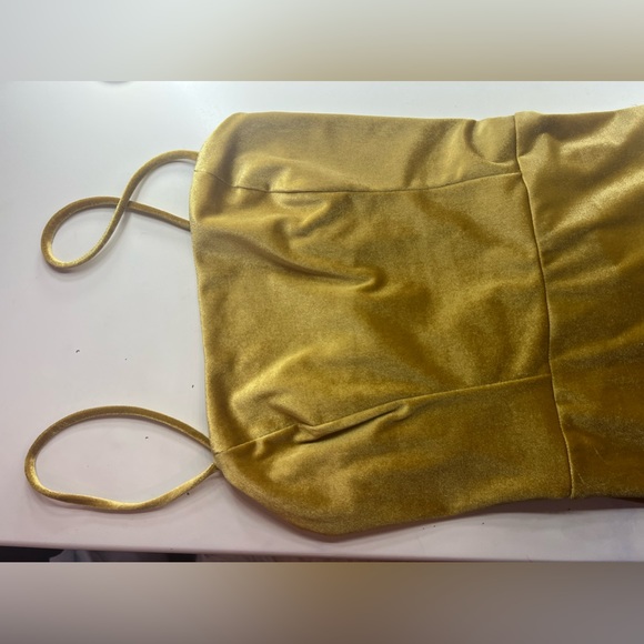 never worn! size small! - Picture 3 of 3